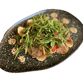 Картинка блюда - Beef Salad ✔ Заказать еду в Харькове с доставкой от ресторана "44 Favorite Place"