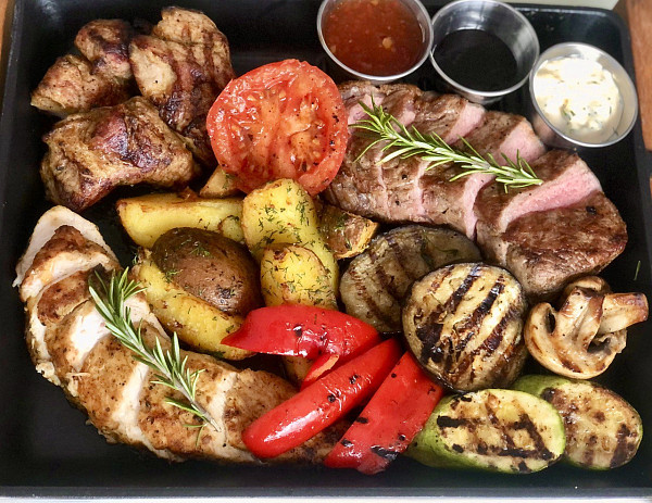 Фотография - Ассорти-гриль ✔ Доставка мяса для стейков в Харькове из стейк-хауса 44 Favorite Place